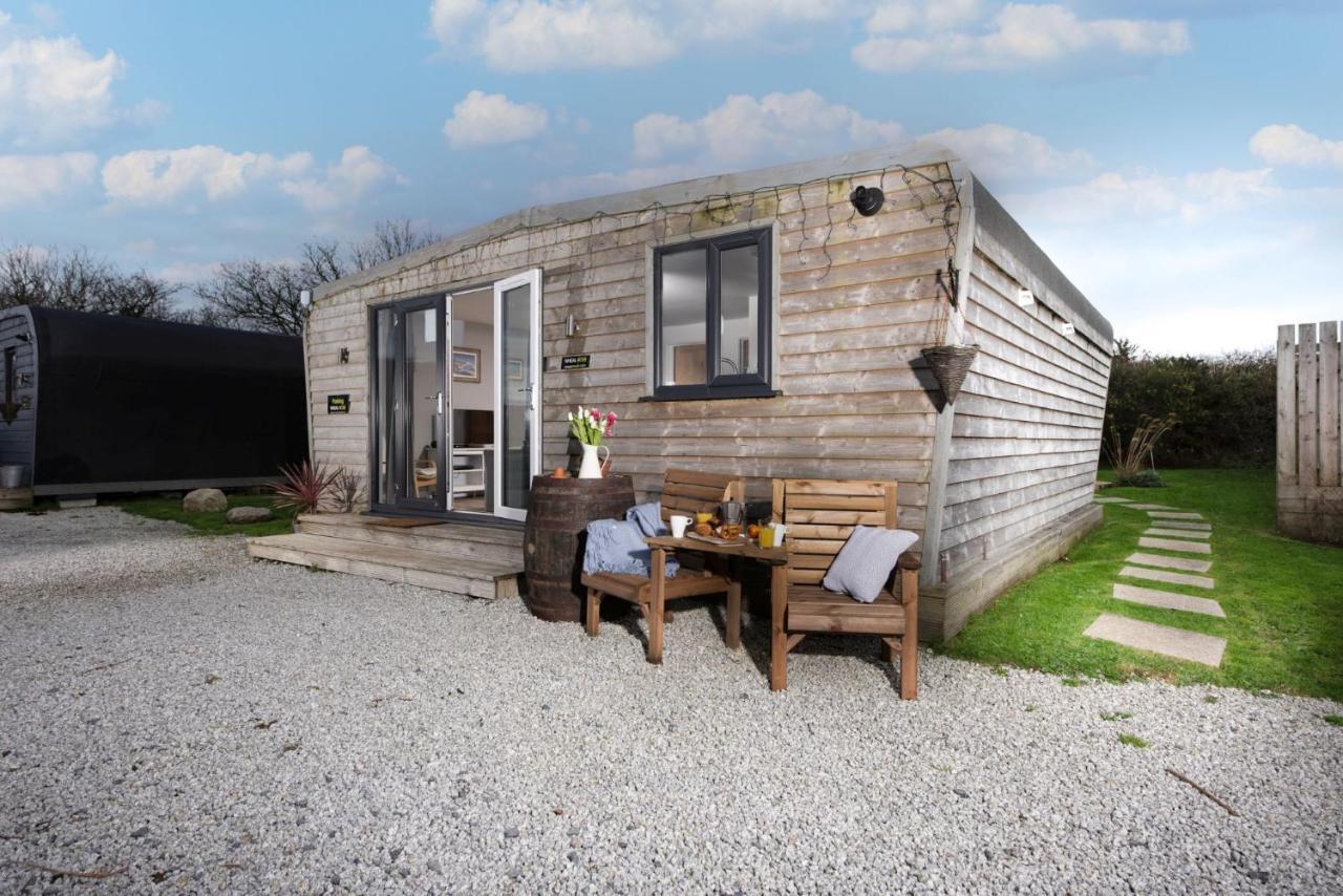 Wheal Rose -Beautifully Fitted Lodge Helston Cornwall ภายนอก รูปภาพ