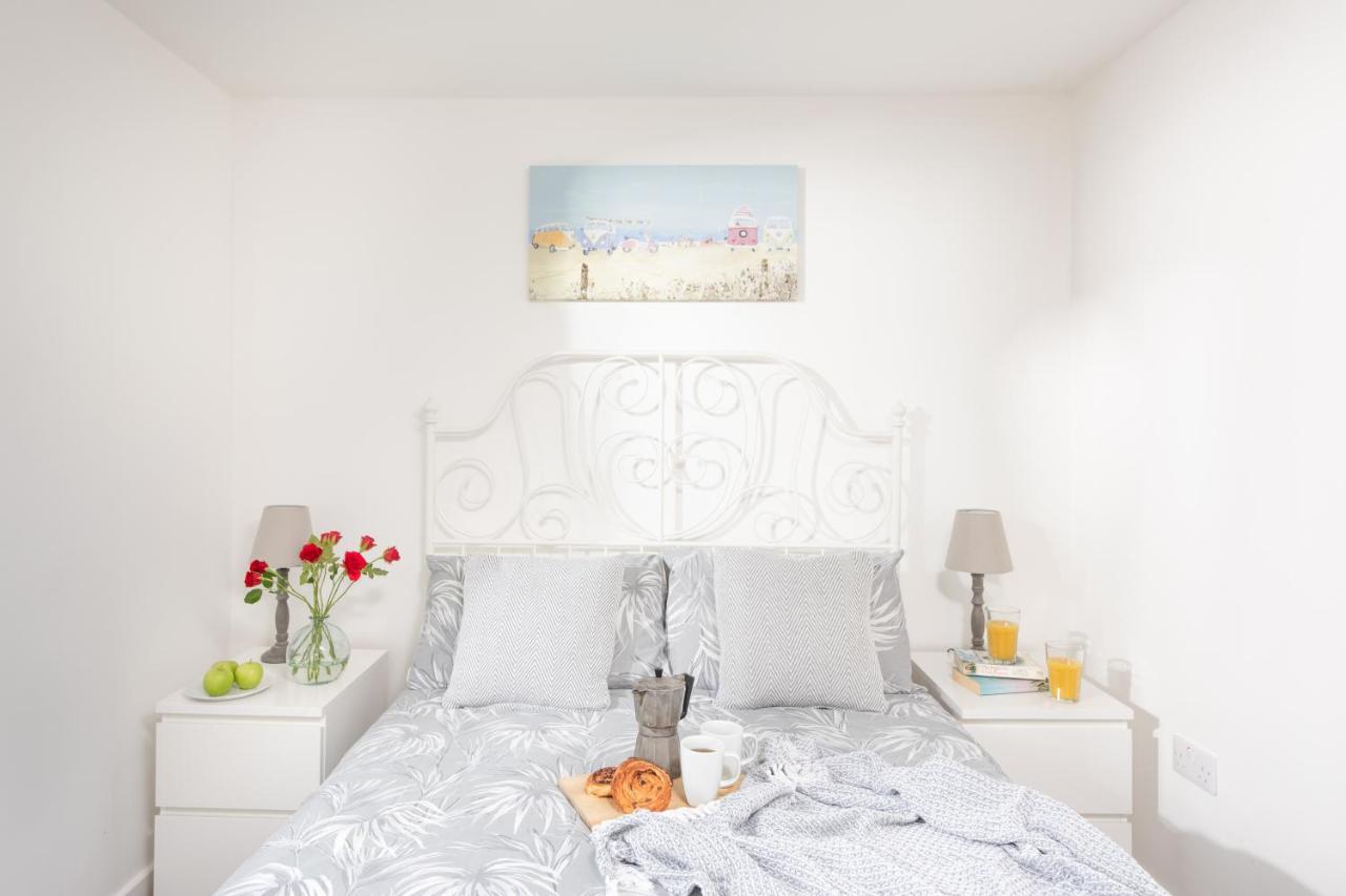 Wheal Rose -Beautifully Fitted Lodge Helston Cornwall ภายนอก รูปภาพ