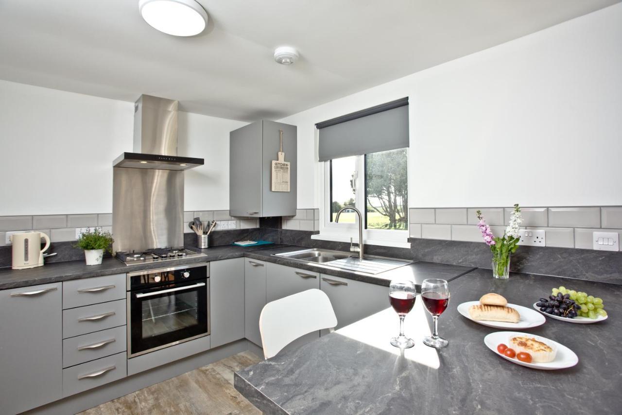 Wheal Rose -Beautifully Fitted Lodge Helston Cornwall ภายนอก รูปภาพ